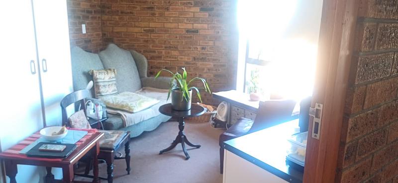 5 Bedroom Property for Sale in Sandbaai Western Cape